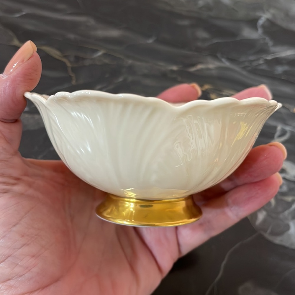 VINTAGE LENOX DORIAN FRUIT NUT BOWL DISH WITH 24K GOLD BASE - Picture 6 of 7